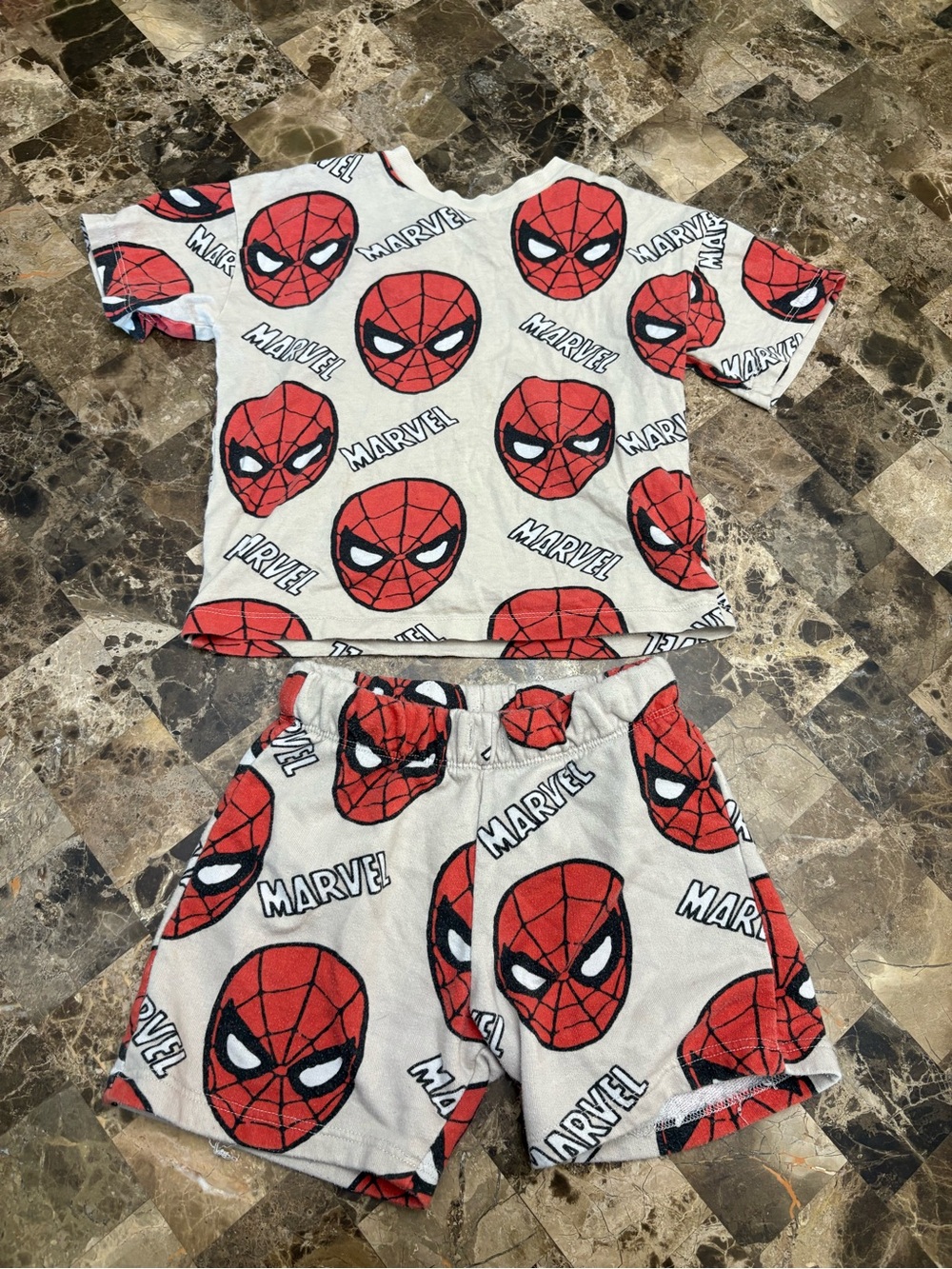 H&M C Marvel Kids Red Spider-Man Face Short matching Set 3-4 years